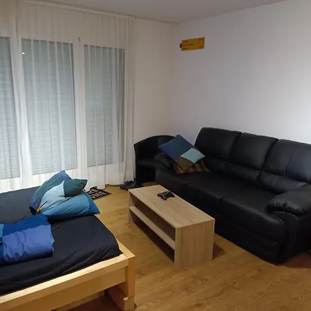 Appartement Praettigauerstr. 12 *
